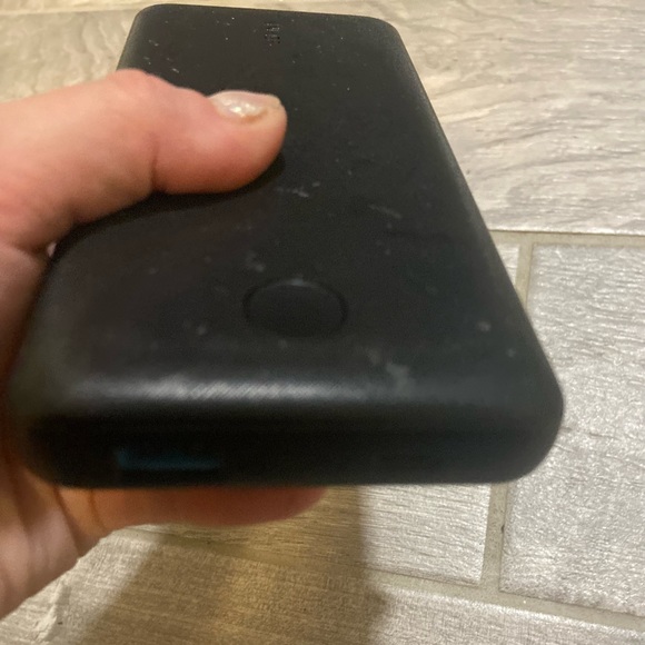 ANKER POWER BANK ⚡️ Fast Charging for Days ⚡️Universal Compatibility ⚡️ EUC - Picture 11 of 16